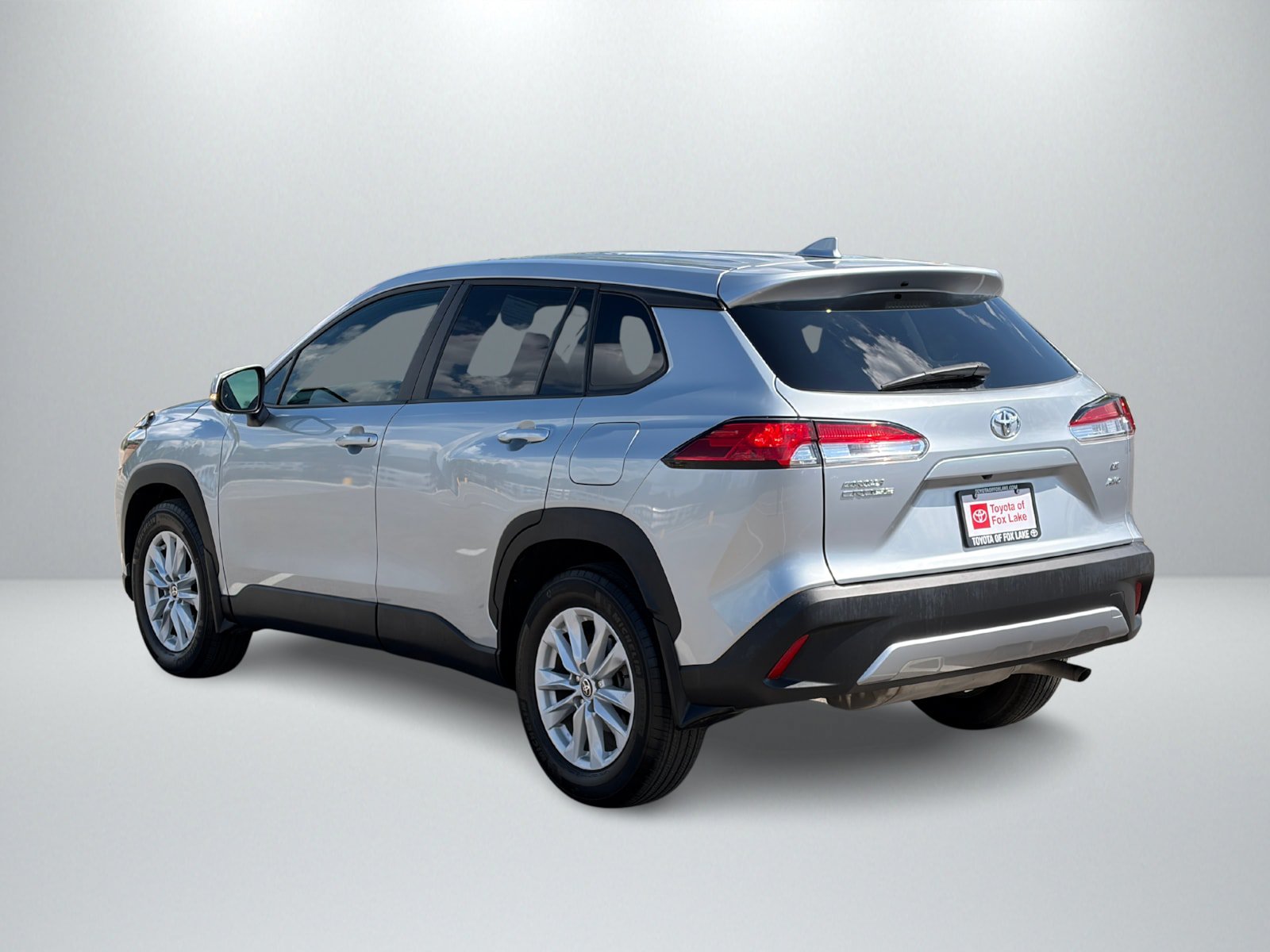 Used 2022 Toyota Corolla Cross LE AWD/4WD image 3