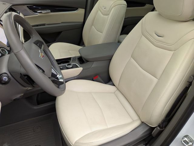 Certified 2025 Cadillac XT6 Premium Luxury w/ Technology Package image 21