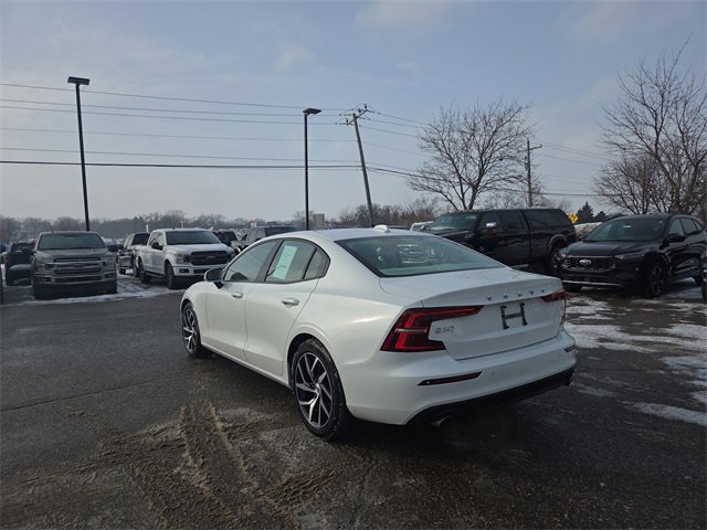 Used 2019 Volvo S60 T5 Momentum w/ Premium Package image 17