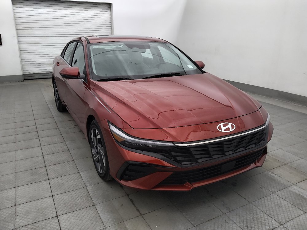 Used 2025 Hyundai Elantra Limited FWD image 13