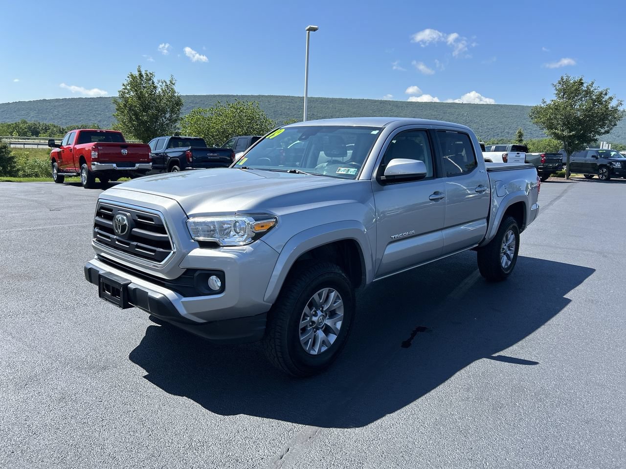Used 2019 Toyota Tacoma SR5 AWD/4WD image 3