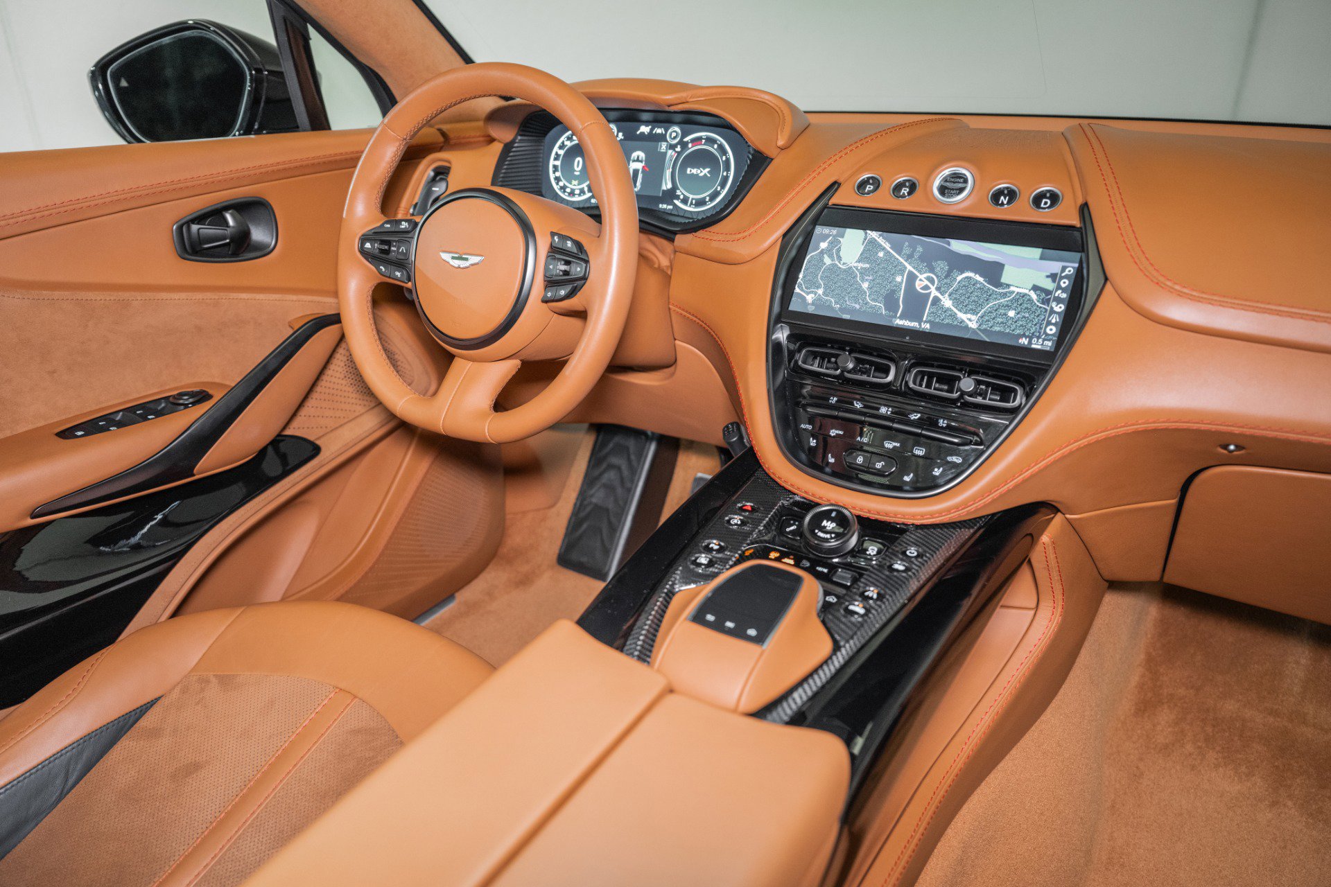 Used 2023 Aston Martin DBX 707 image 24