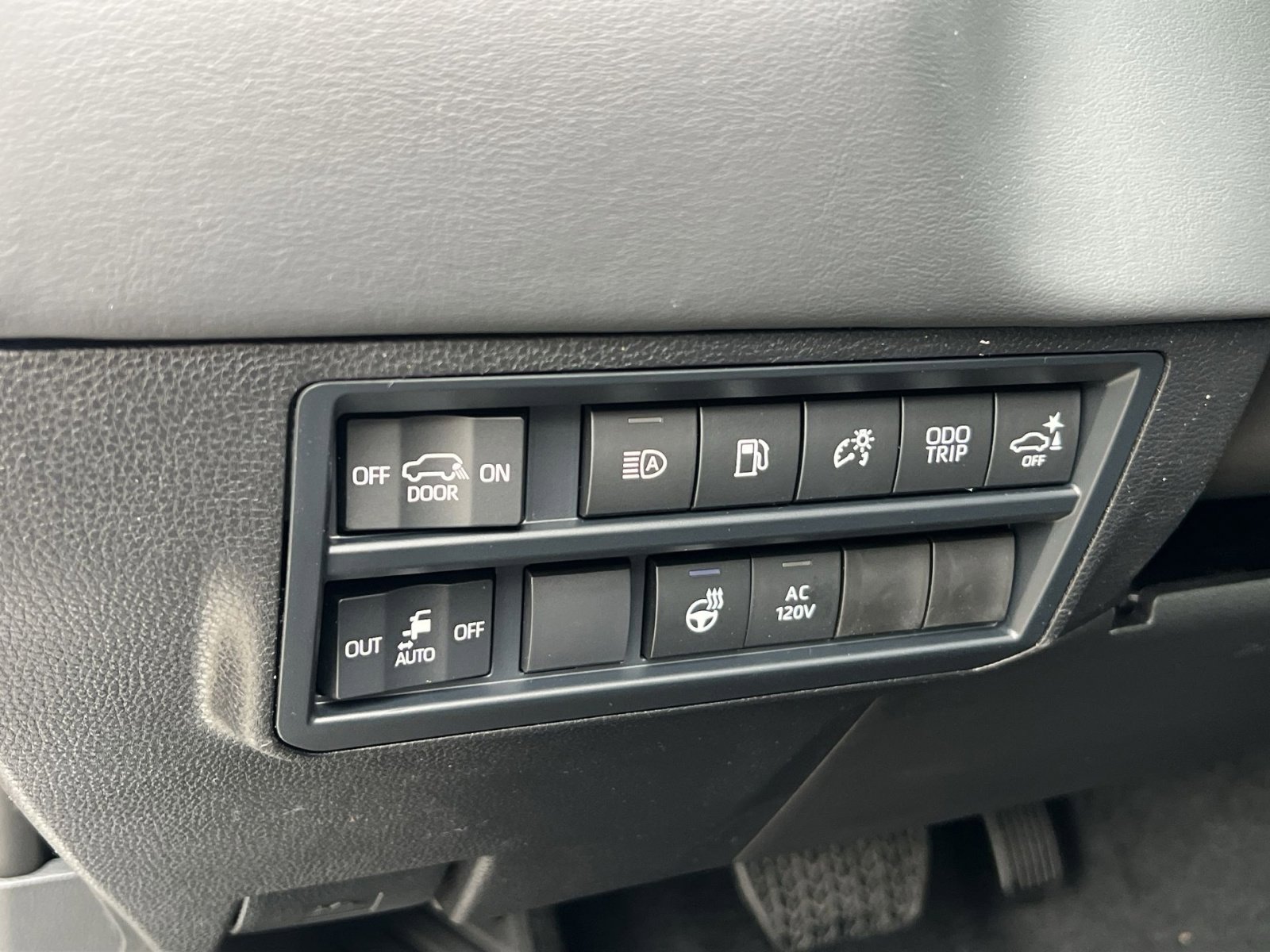 New 2026 Toyota Sequoia Platinum image 23