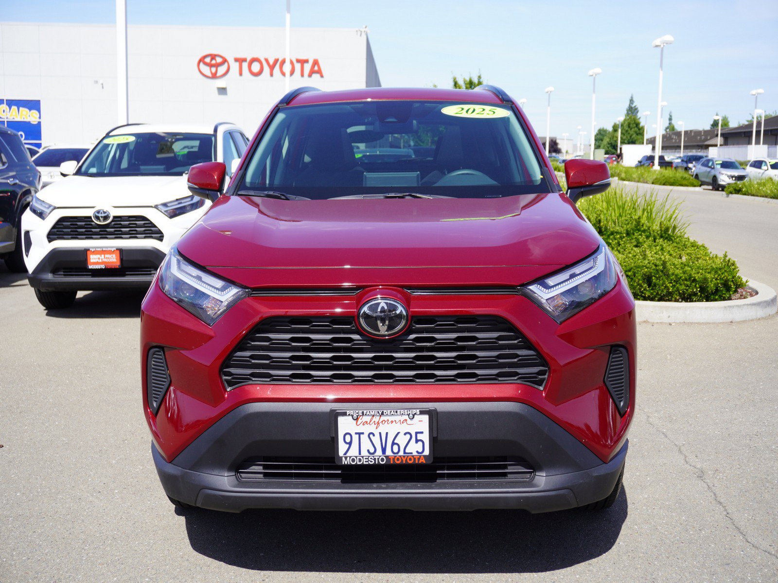 Used 2025 Toyota RAV4 XLE w/ Convenience Package AWD/4WD image 6