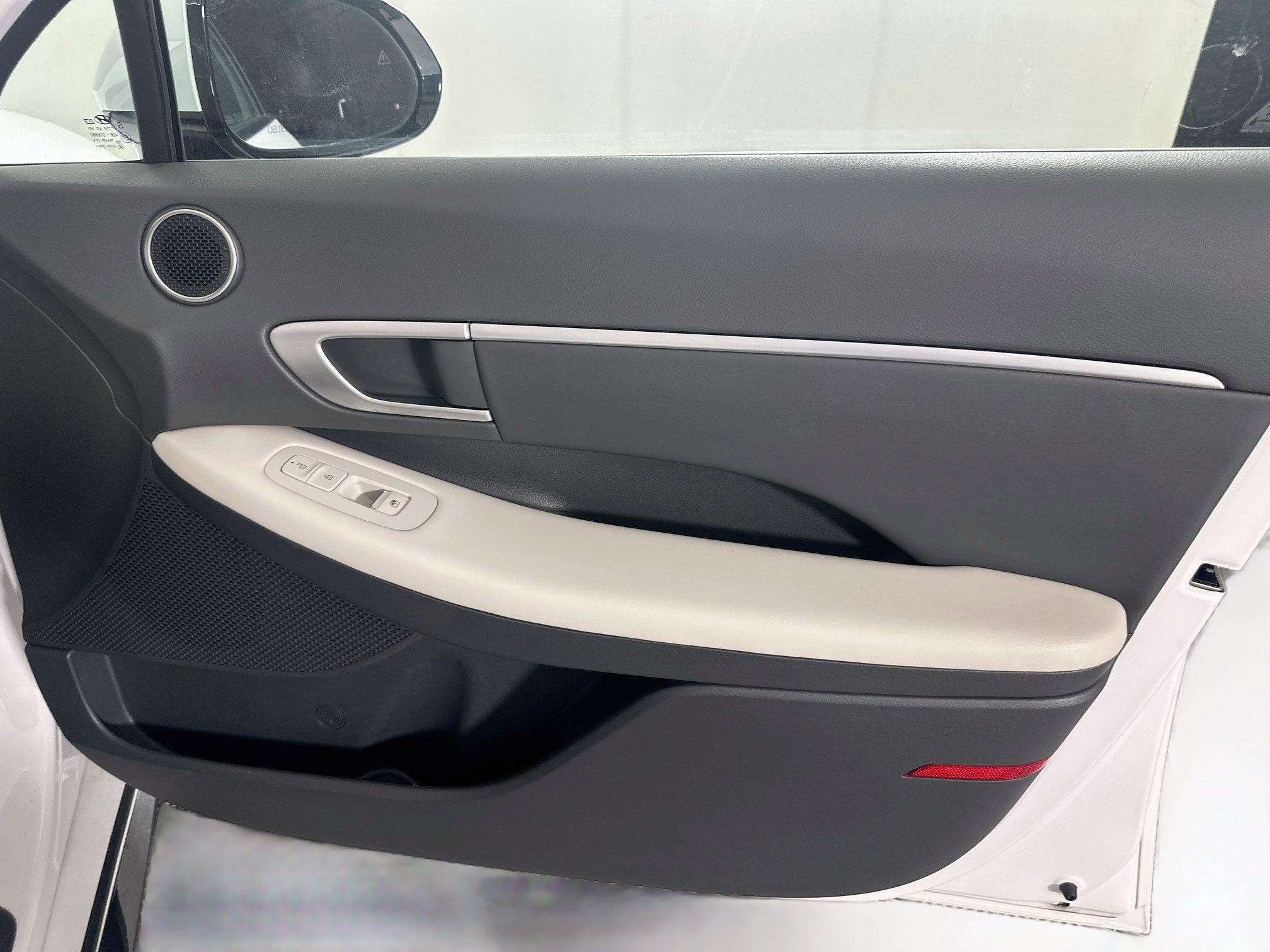 Used 2025 Hyundai Sonata SEL FWD image 30