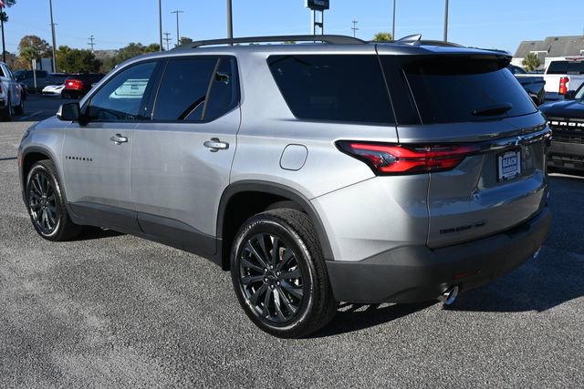 Used 2023 Chevrolet Traverse RS image 3