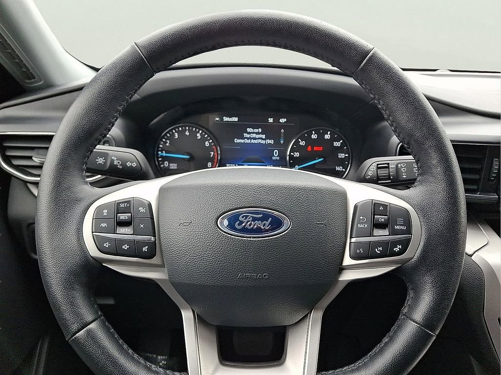 Used 2021 Ford Explorer XLT w/ Equipment Group 202A AWD/4WD image 20
