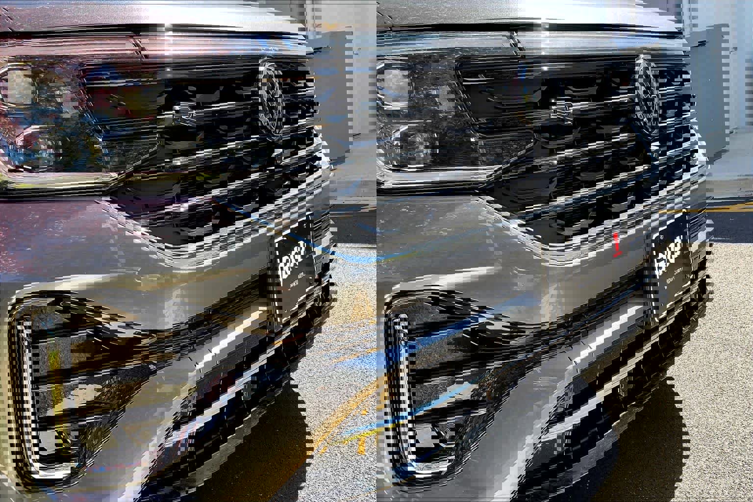 Used 2024 Volkswagen Atlas Cross Sport SEL Premium R-Line image 31