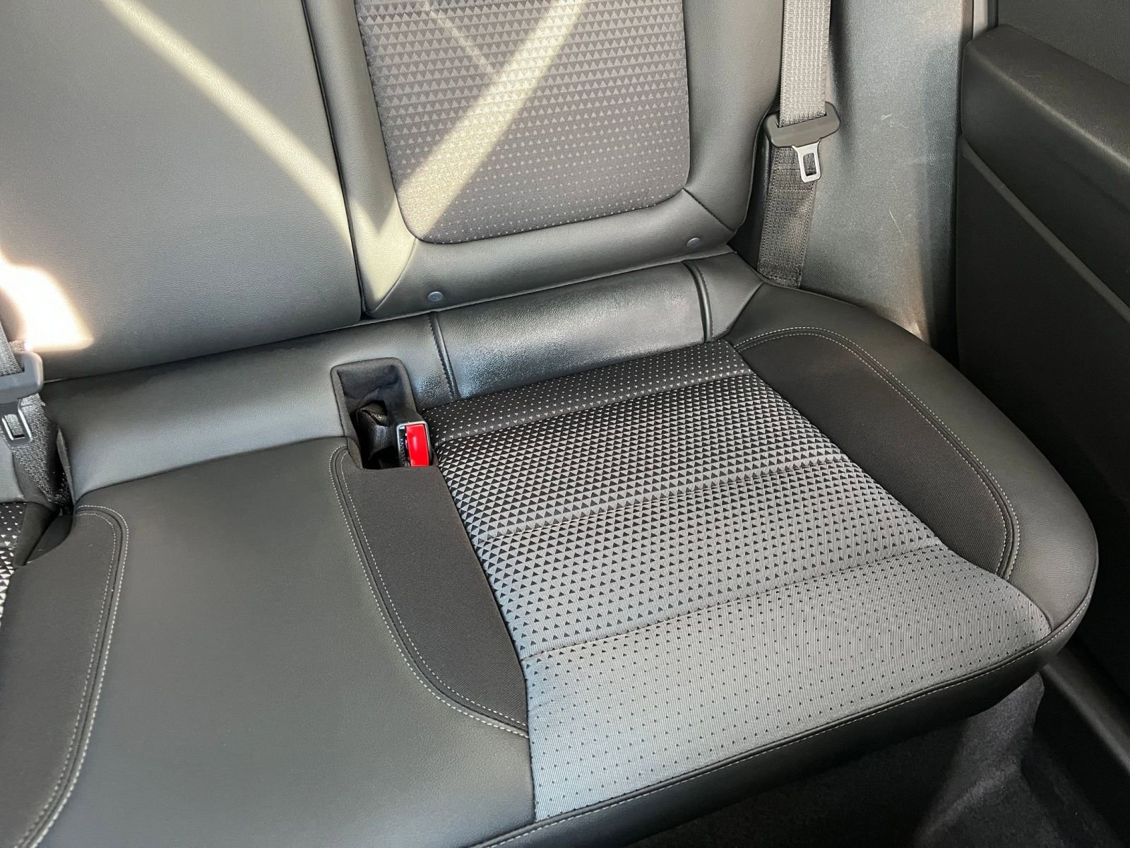 Used 2025 Chevrolet Trax LT image 38