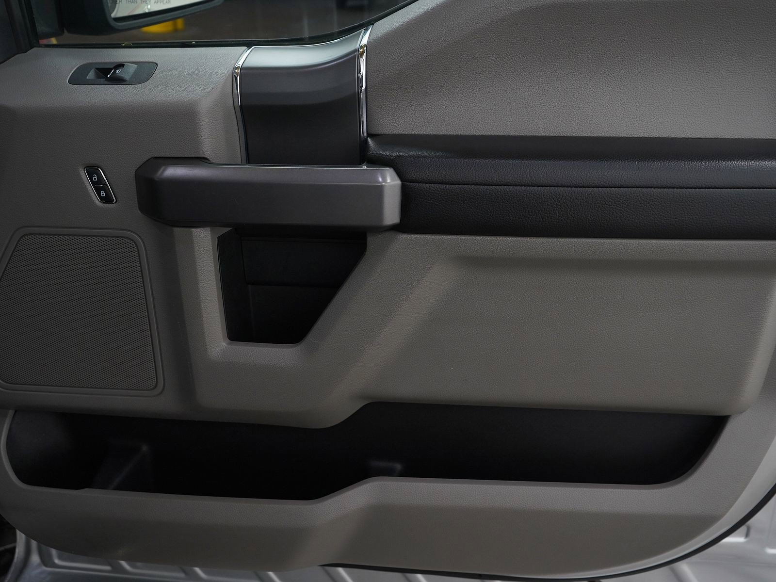 Used 2019 Ford F150 XLT w/ Equipment Group 302A Luxury AWD/4WD image 12