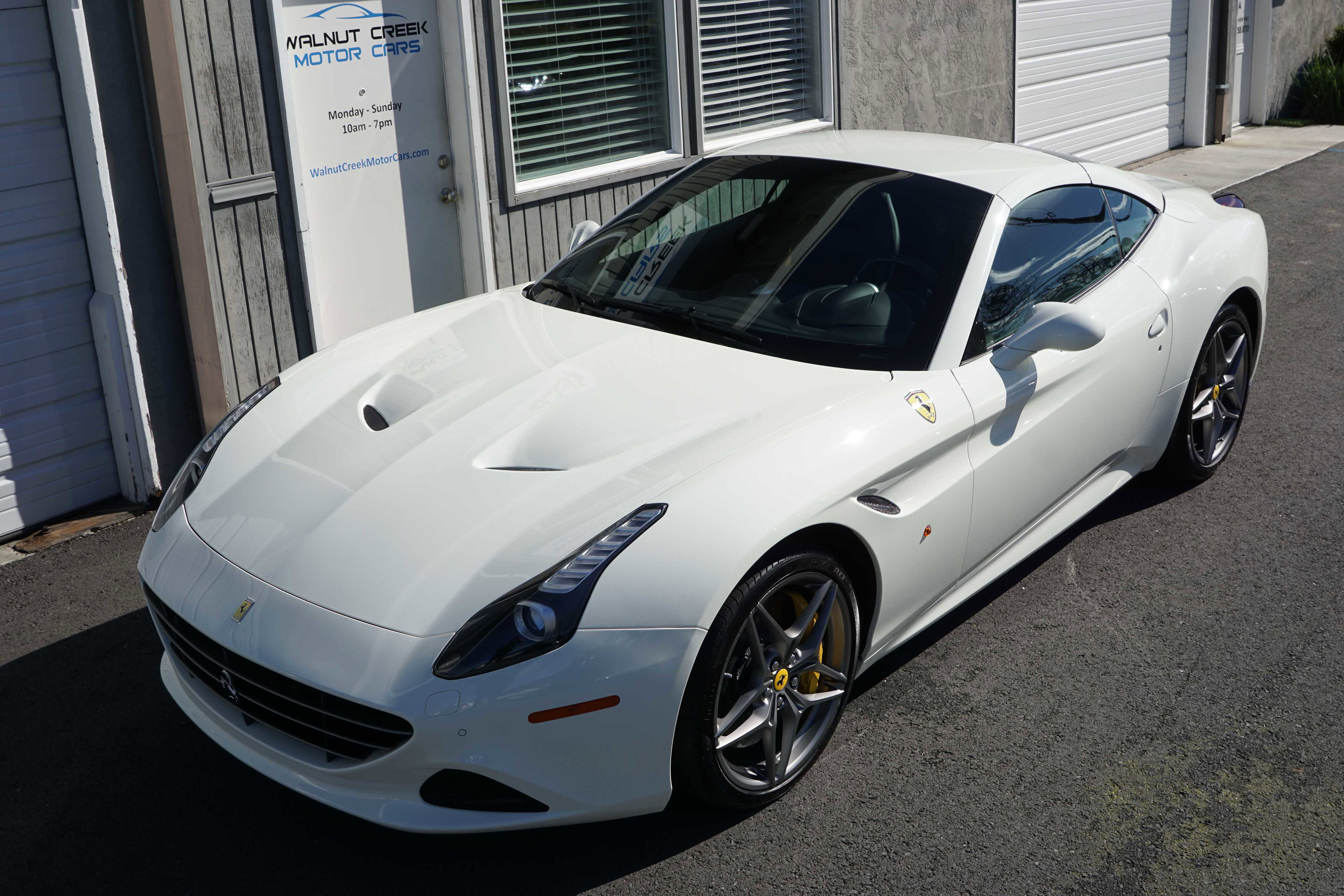 Used 2017 Ferrari California T image 4