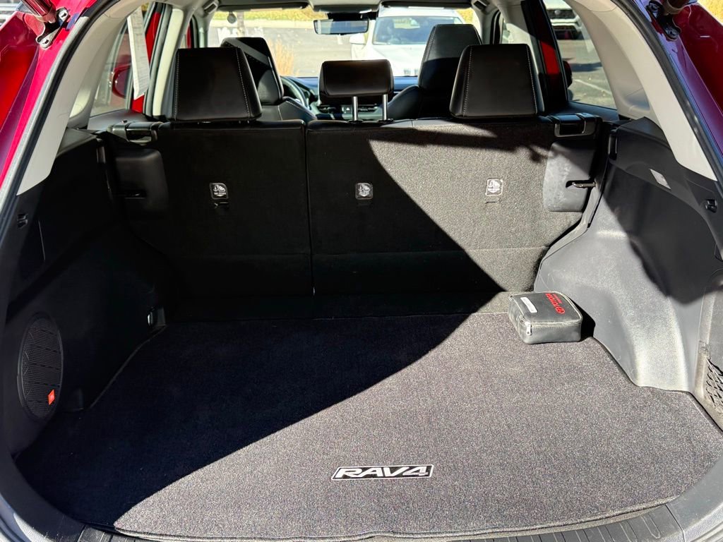 Used 2021 Toyota RAV4 Limited image 28