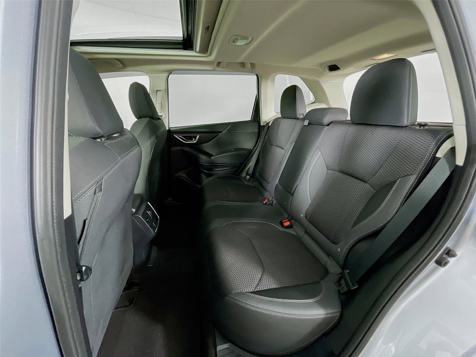 Used 2023 Subaru Forester Premium image 28