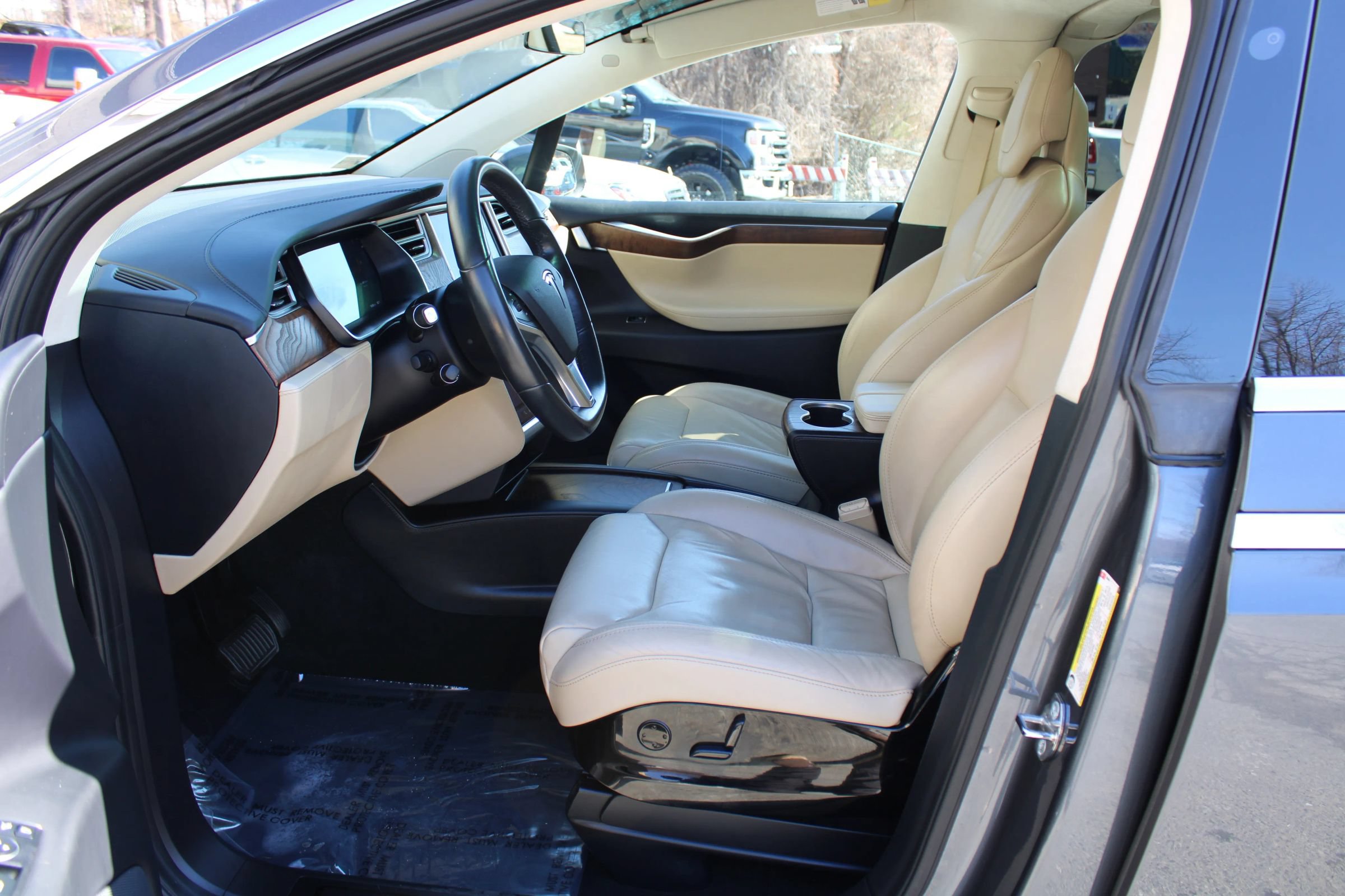 Used 2017 Tesla Model X 75D AWD/4WD image 22