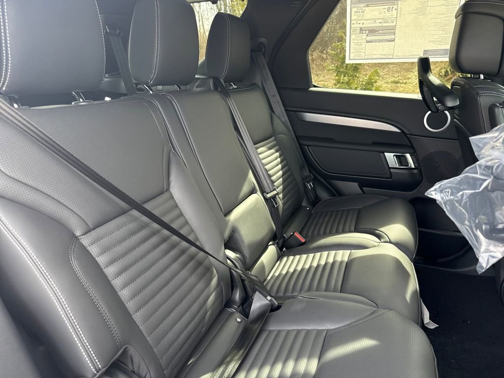 New 2026 Land Rover Discovery Limited Edition image 15