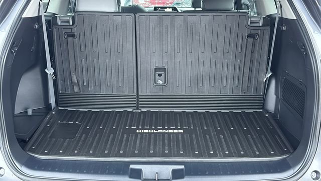 Used 2022 Toyota Highlander XLE image 32