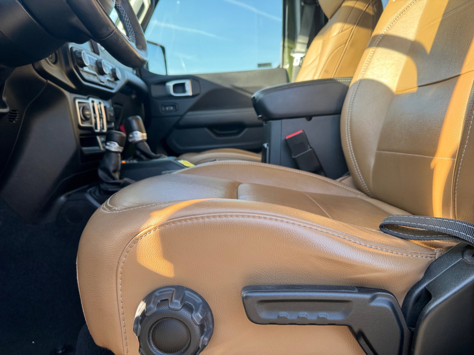 Certified 2021 Jeep Wrangler Unlimited Sahara image 15