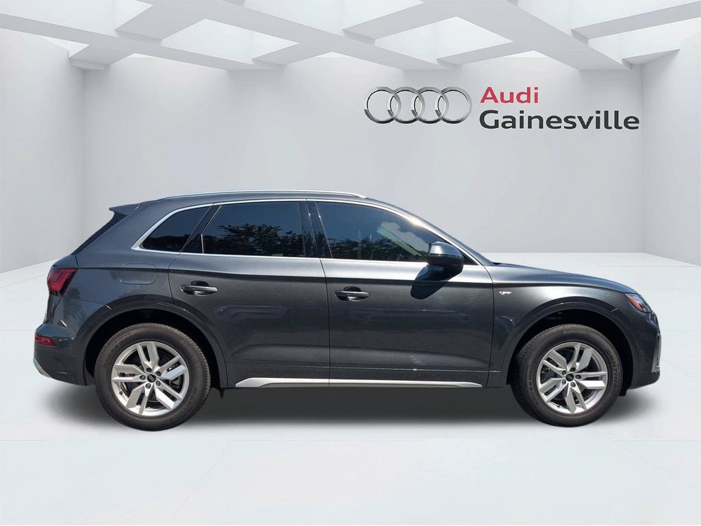 Used 2023 Audi Q5 2.0T Premium w/ Convenience Package AWD/4WD image 3