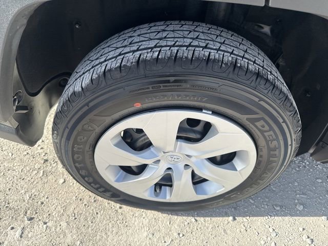 Used 2025 Toyota RAV4 LE image 9