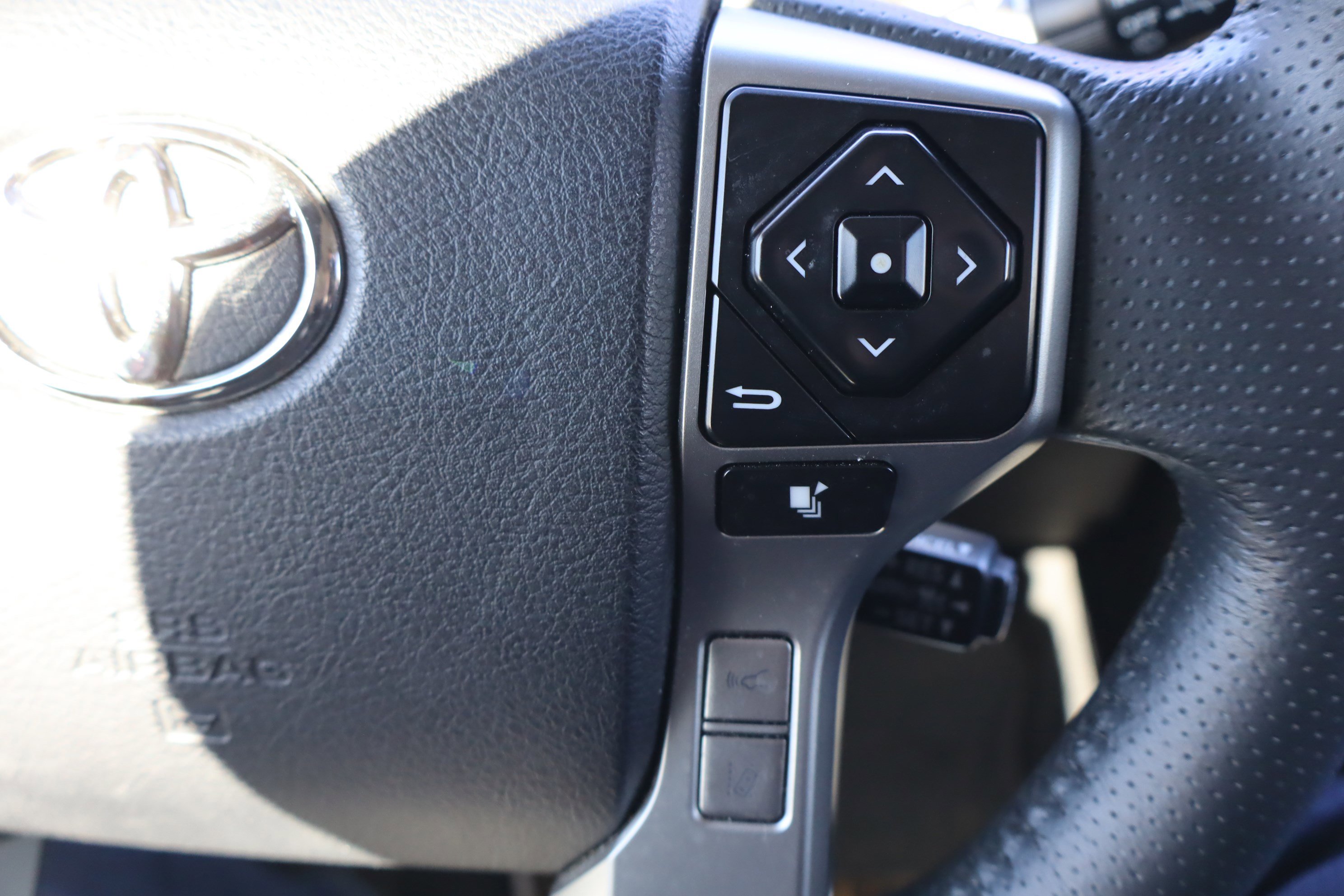 Used 2022 Toyota 4Runner SR5 Premium image 21