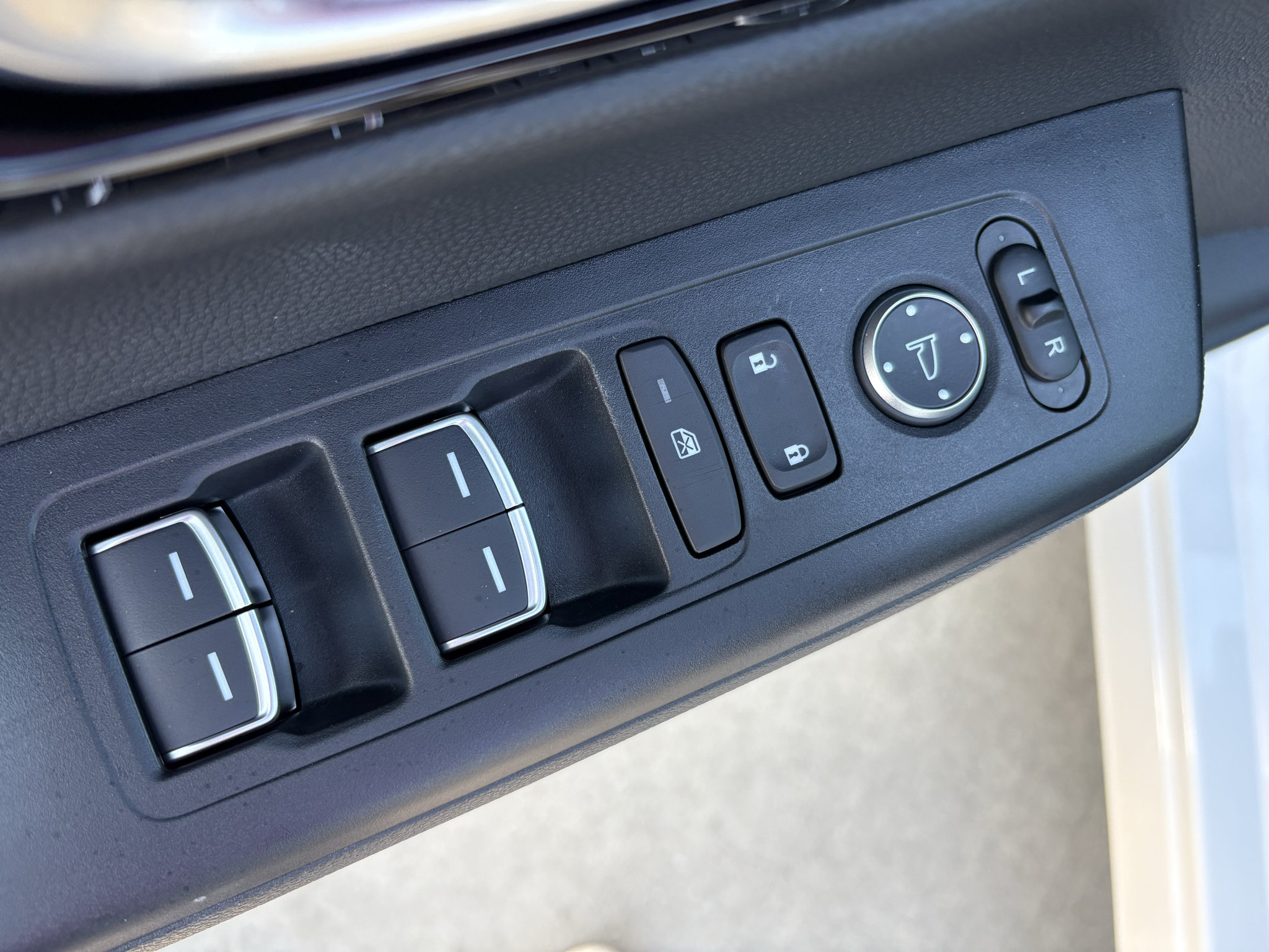 Used 2026 Honda CR-V EX-L image 12