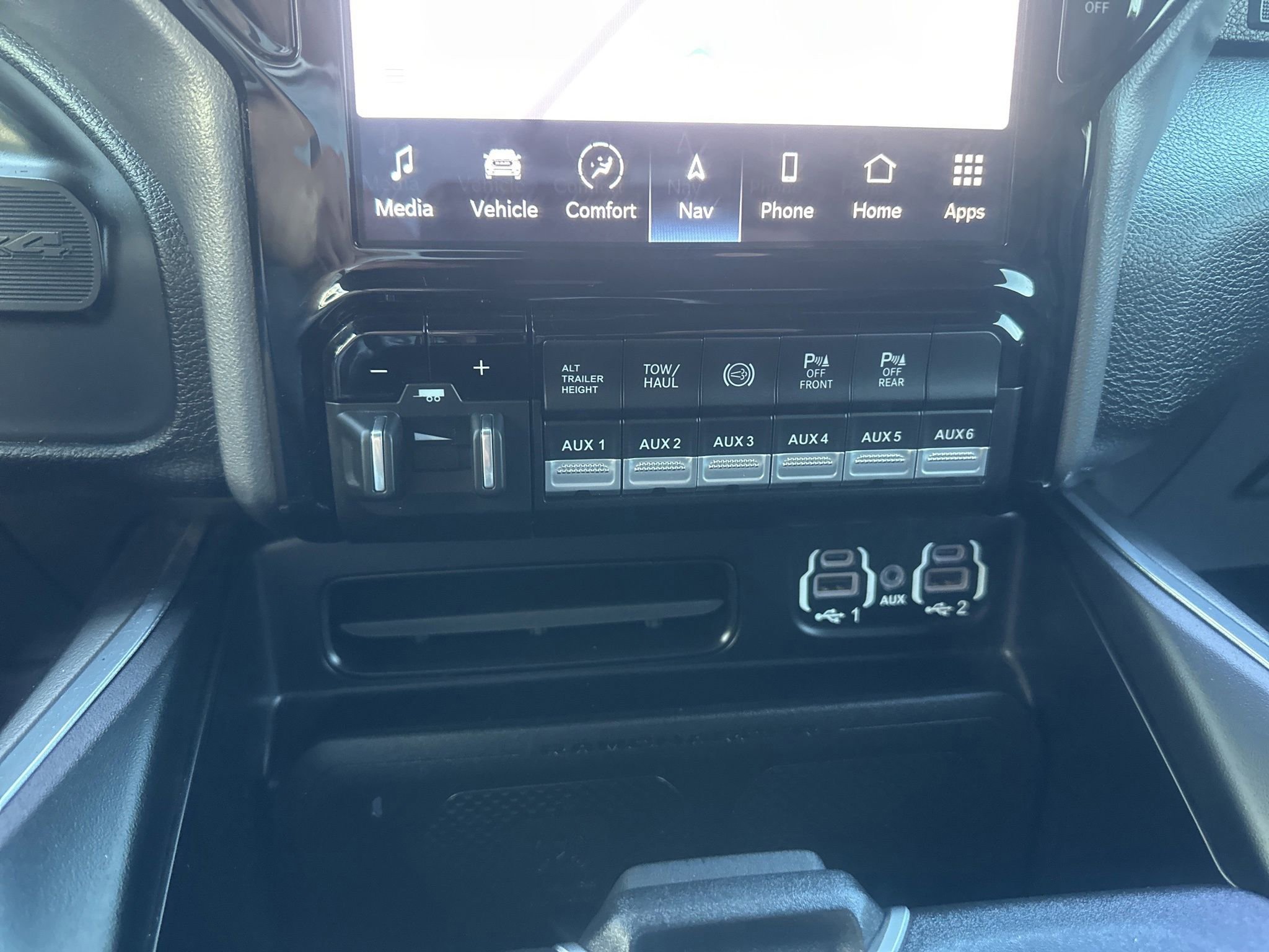 Used 2024 RAM 2500 Laramie w/ Night Edition AWD/4WD image 32