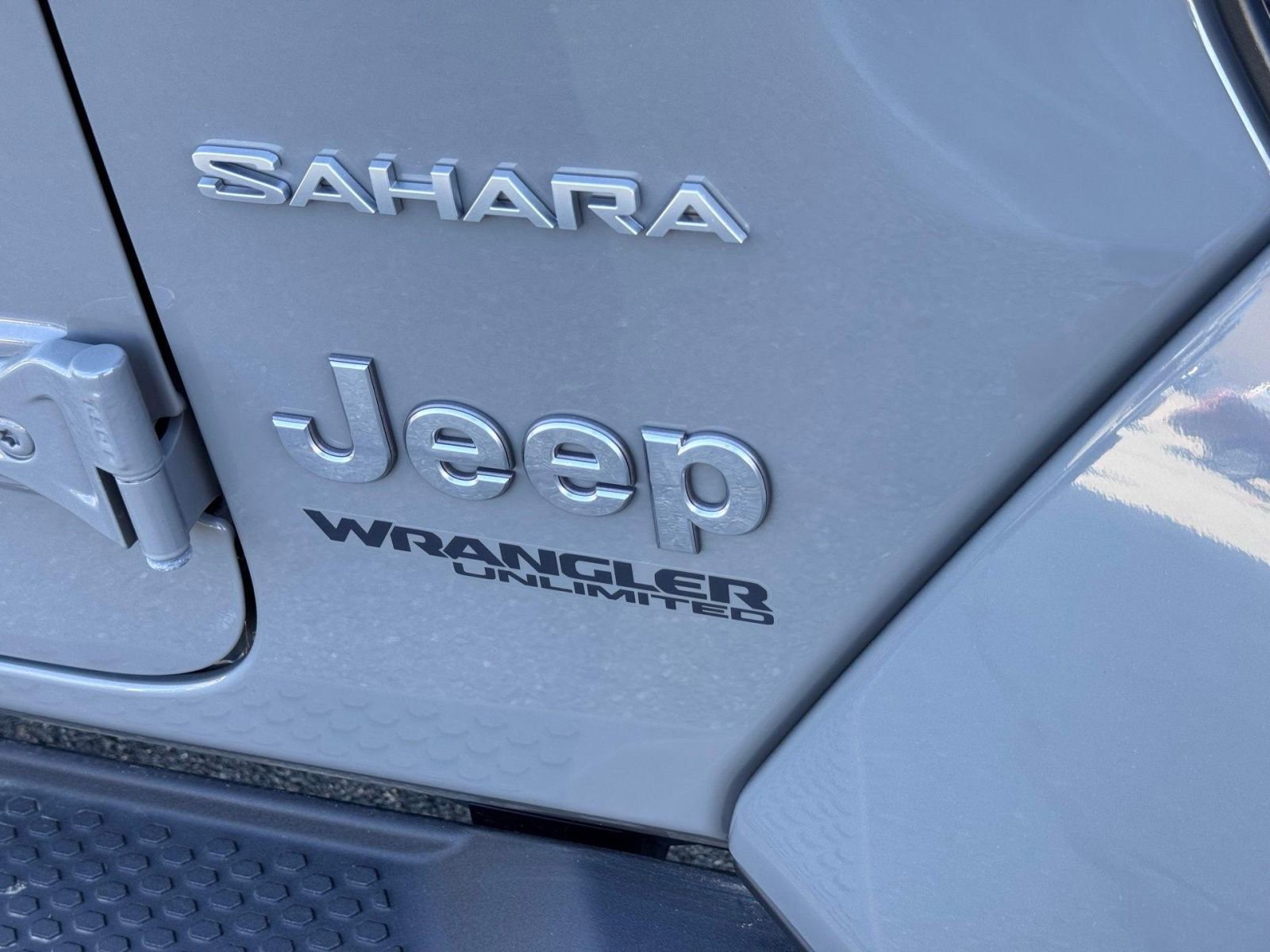 Used 2021 Jeep Wrangler Unlimited Sahara w/ Uconnect 4C Nav & Sound Group image 12