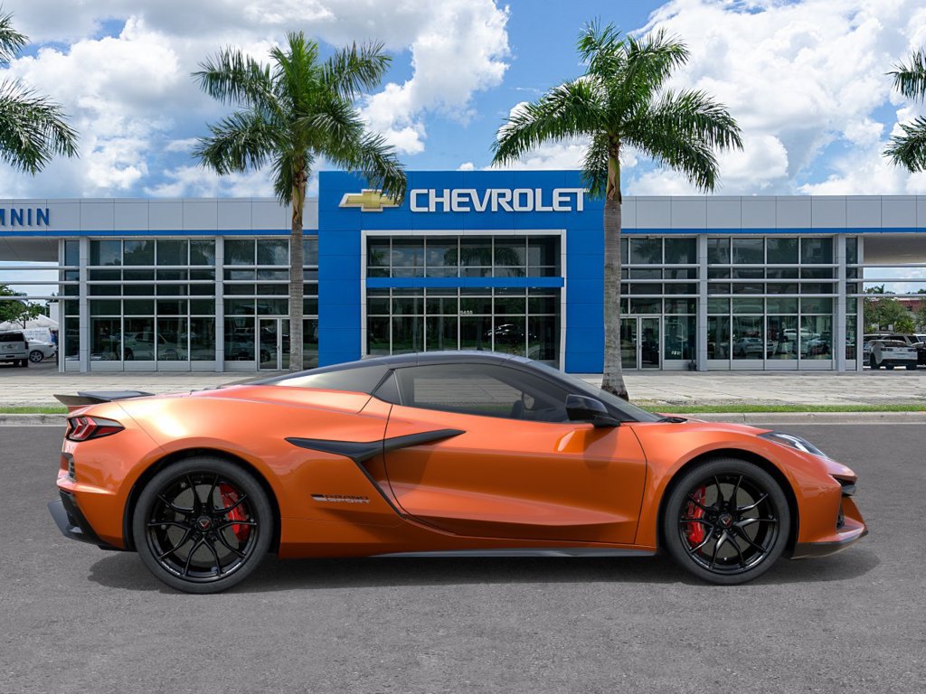 Used 2027 Chevrolet Corvette Grand Sport RWD image 7