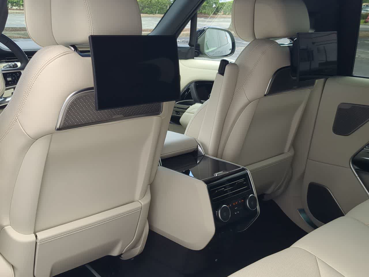 New 2026 Land Rover Range Rover Long Wheelbase Autobiography AWD/4WD image 18