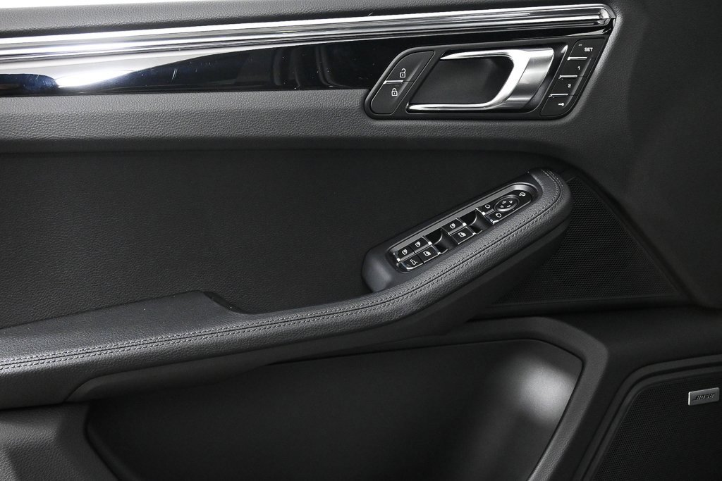 New 2026 Porsche Macan image 6
