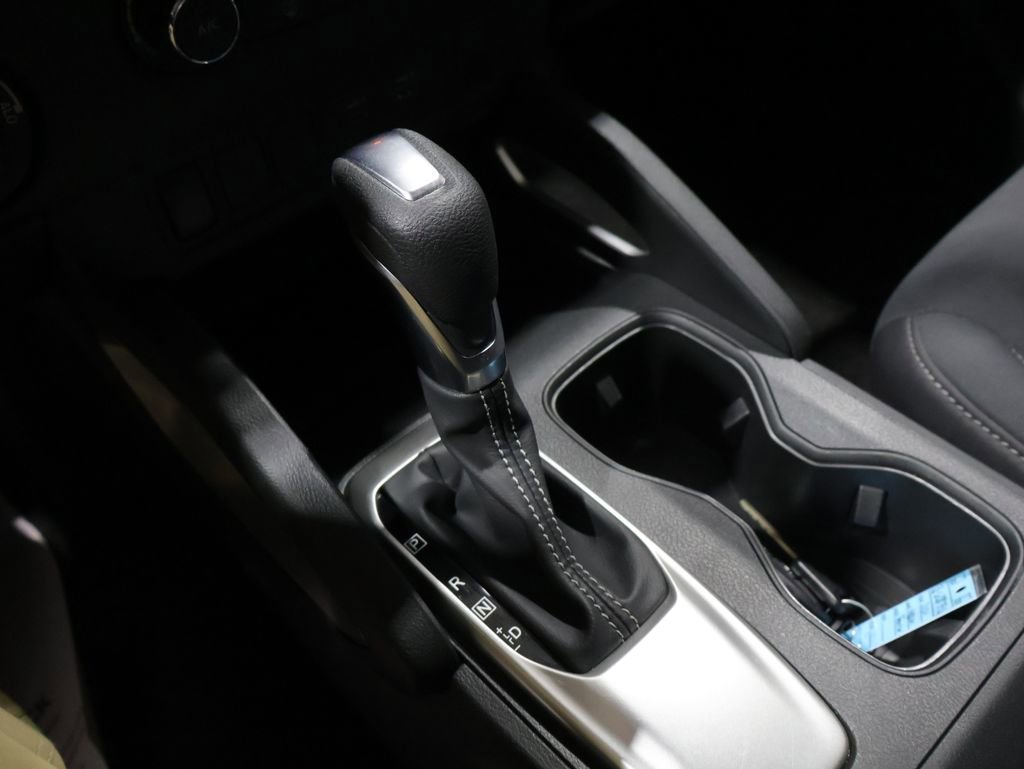 Used 2024 Nissan Frontier SV image 29