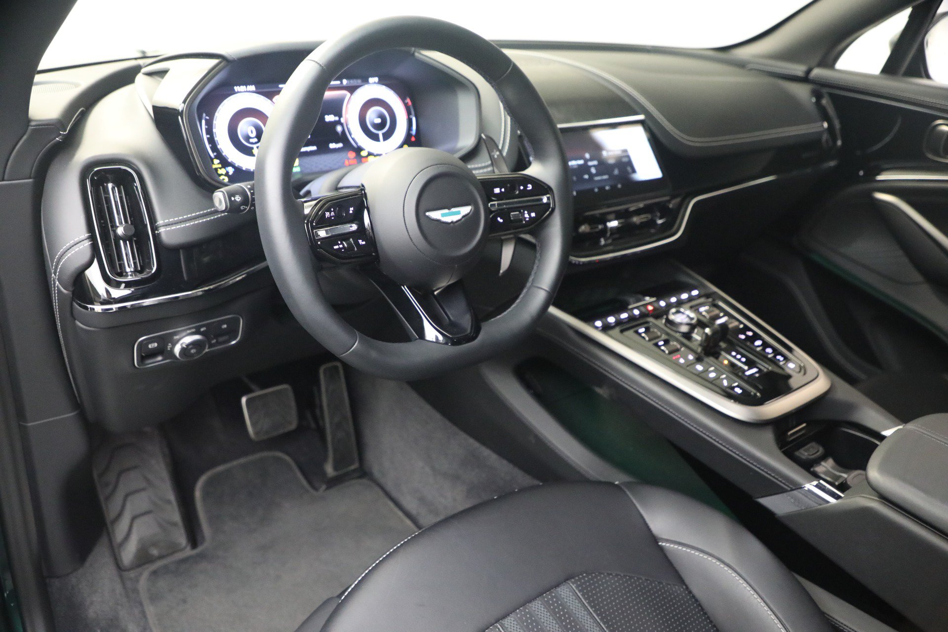 Used 2026 Aston Martin DBX 707 AWD/4WD image 18