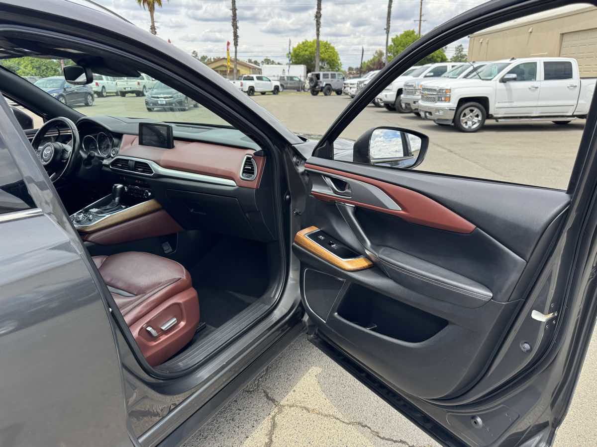 Used 2017 MAZDA CX-9 Signature AWD/4WD image 16