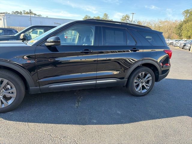 Used 2023 Ford Explorer XLT w/ Equipment Group 202A image 11
