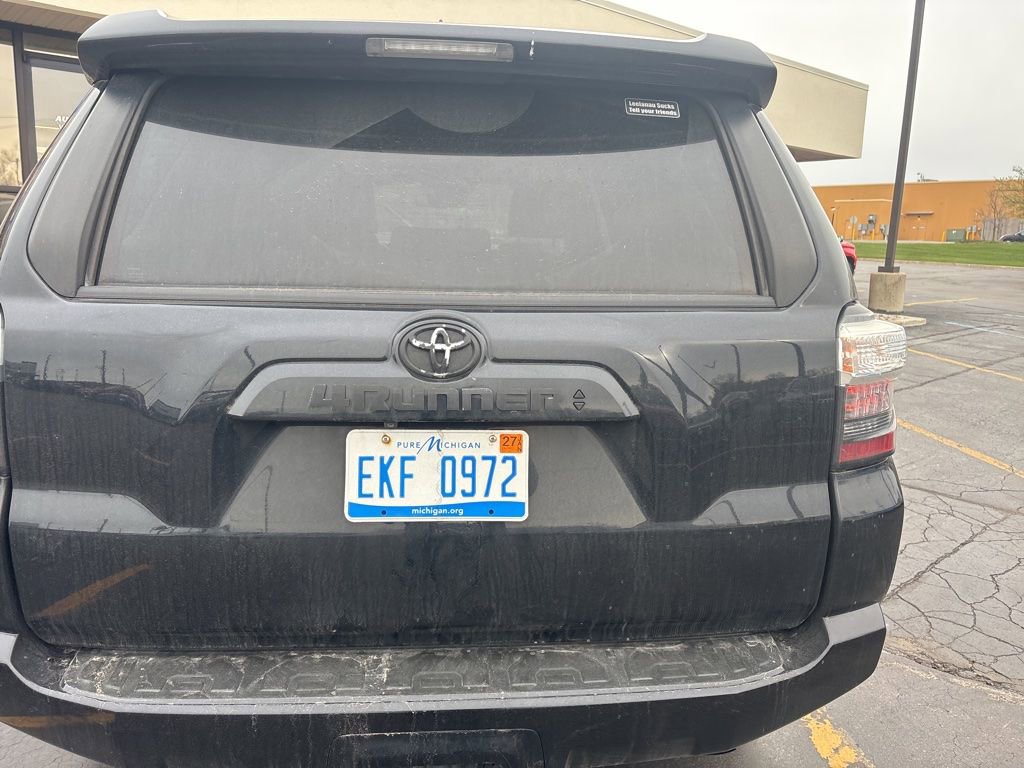 Used 2020 Toyota 4Runner SR5 Premium w/ Moonroof Package AWD/4WD image 6