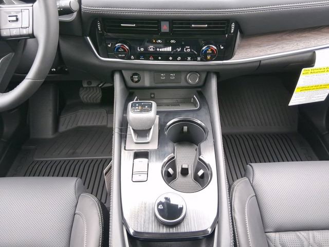 New 2026 Nissan Rogue Platinum w/ Platinum Premium Package AWD/4WD image 3
