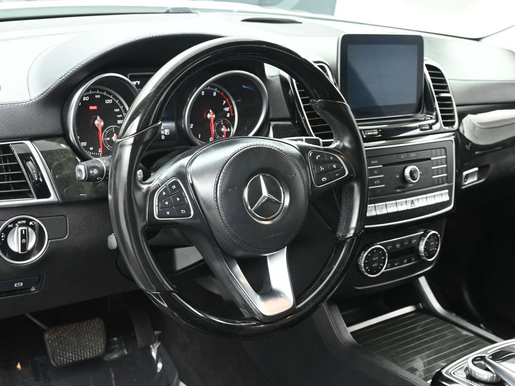 Used 2018 Mercedes-Benz GLS 550 4MATIC w/ Driver Assistance Package image 27