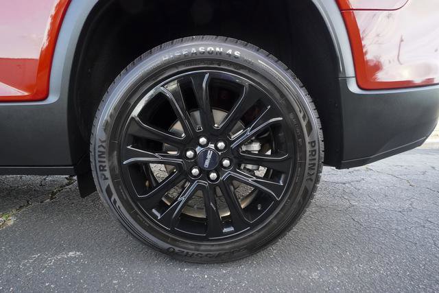 Used 2023 GMC Acadia SLE w/ Driver Convenience Package image 36