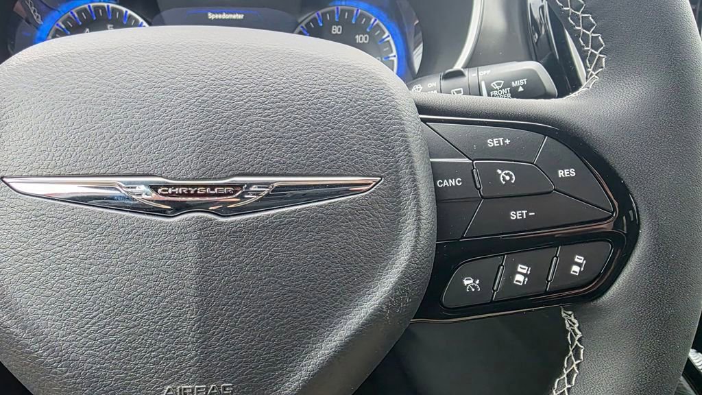 New 2026 Chrysler Pacifica Select w/ S Appearance Package image 30