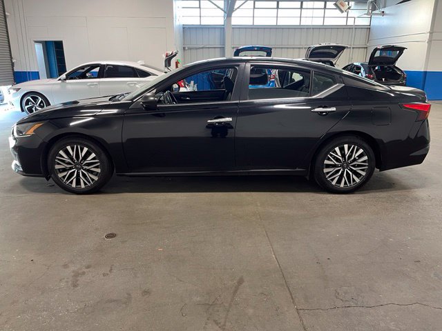 Used 2024 Nissan Altima 2.5 SV FWD image 6
