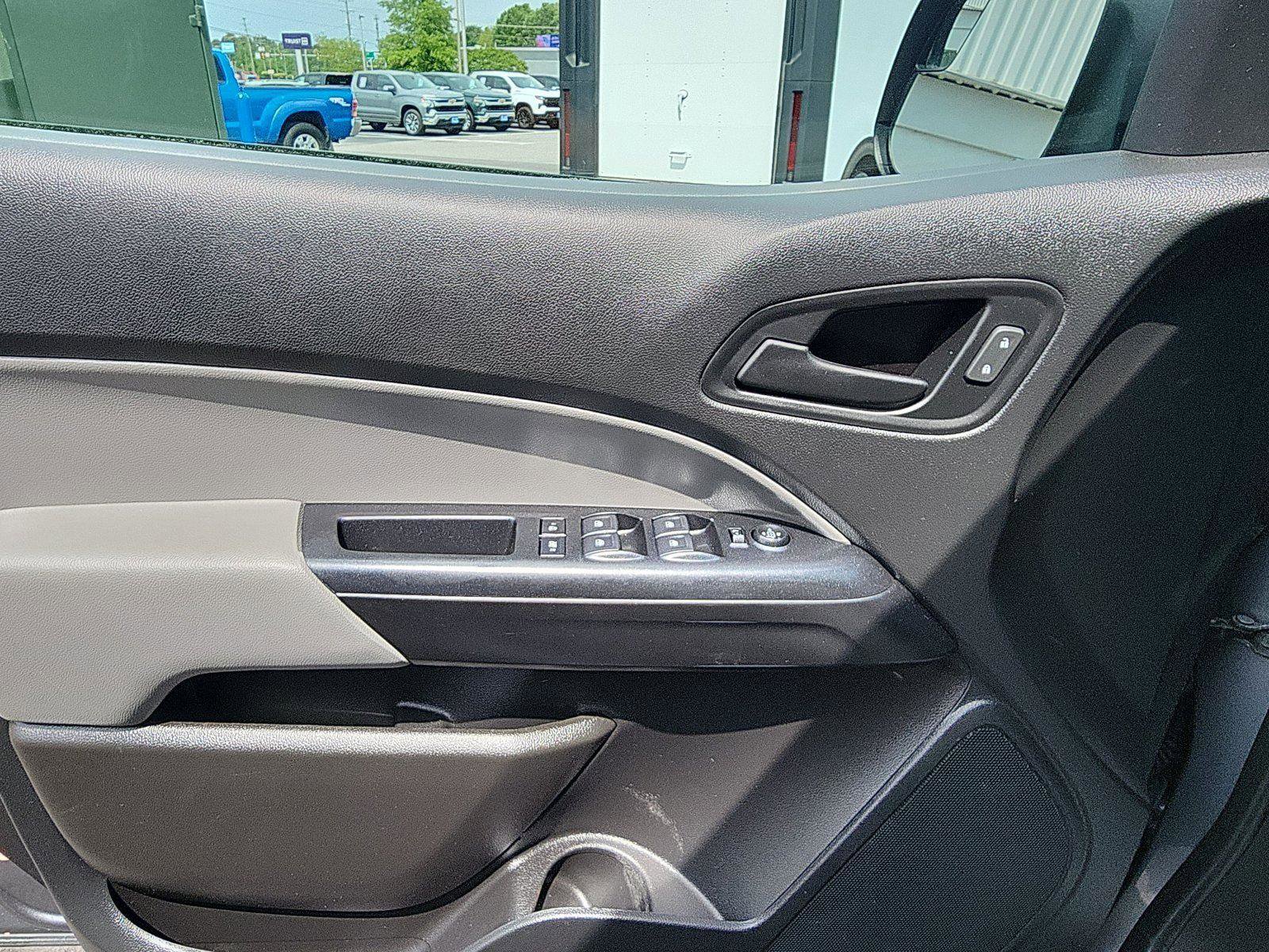 Used 2020 Chevrolet Colorado W/T w/ WT Convenience Package RWD image 18
