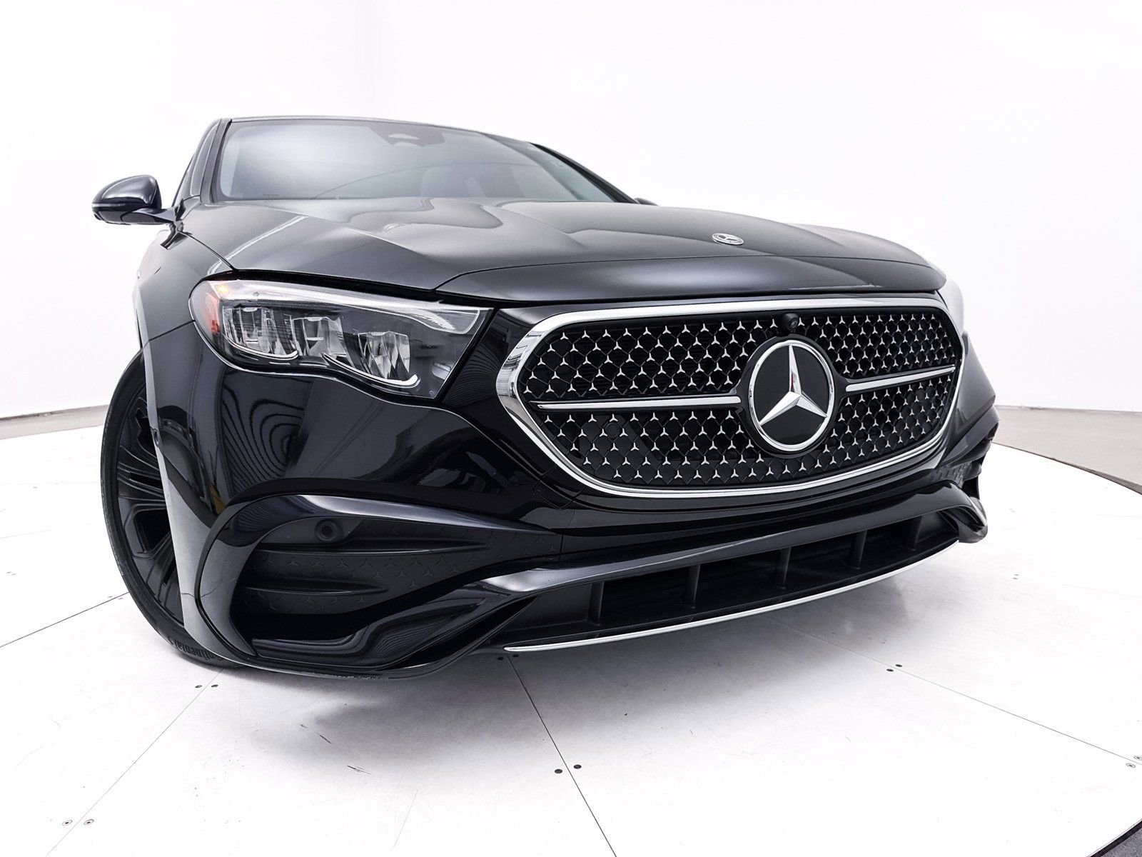 Used 2024 Mercedes-Benz E 350 4MATIC Sedan image 7