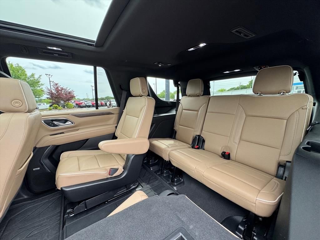 Used 2023 Chevrolet Tahoe Premier w/ Premium Package 2 AWD/4WD image 13