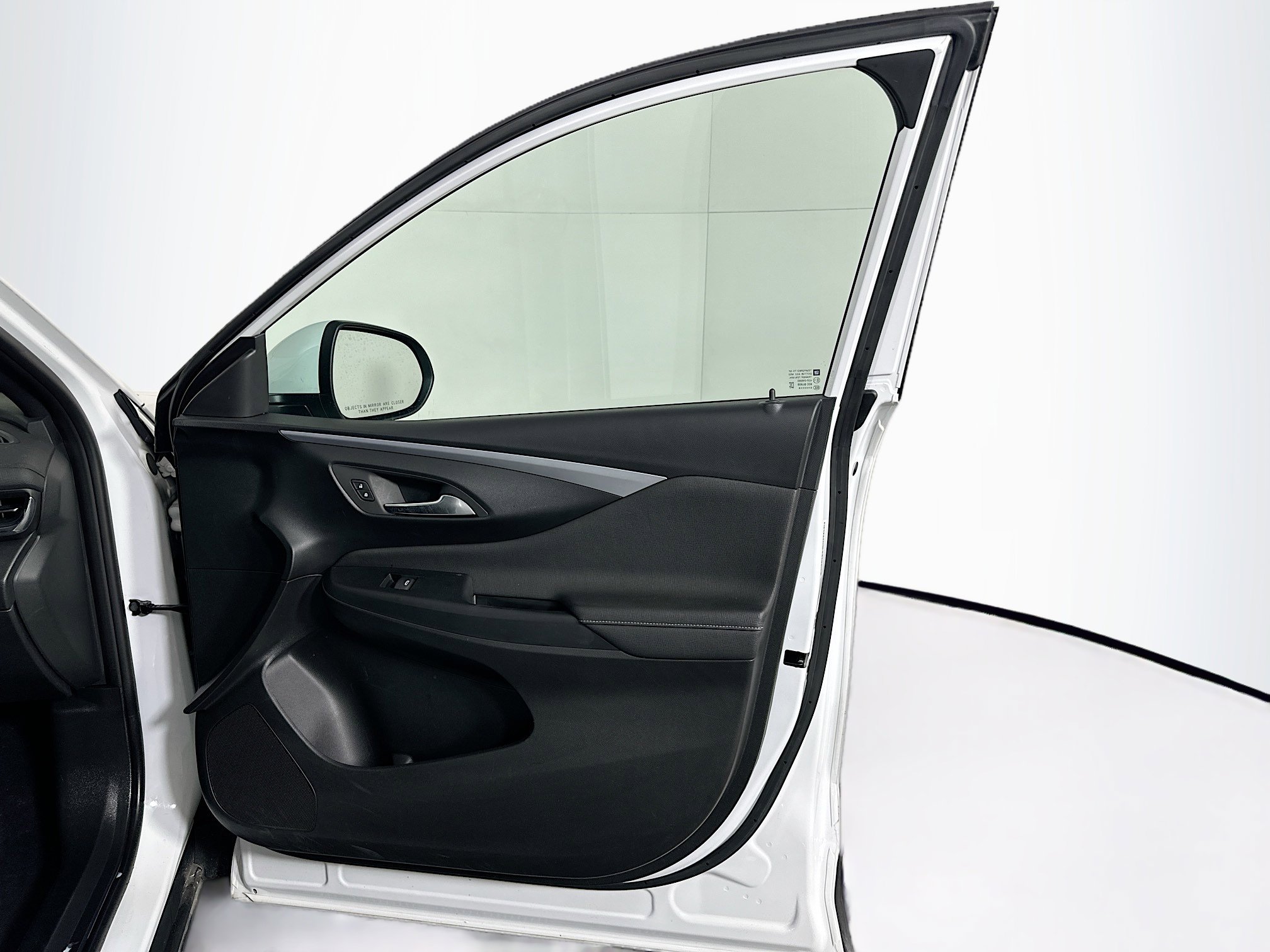 Used 2025 Buick Envista Preferred FWD image 30