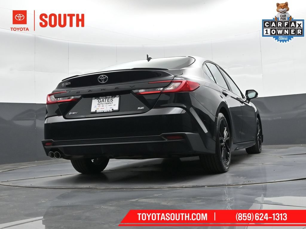 Used 2026 Toyota Camry SE FWD image 33