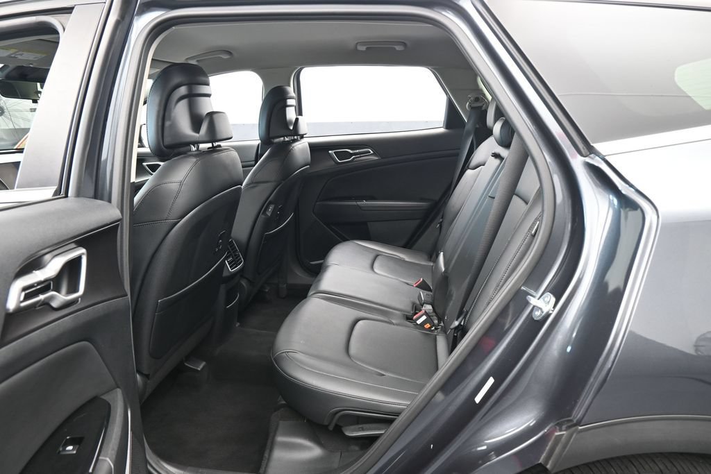 Used 2024 Kia Sportage EX FWD image 32