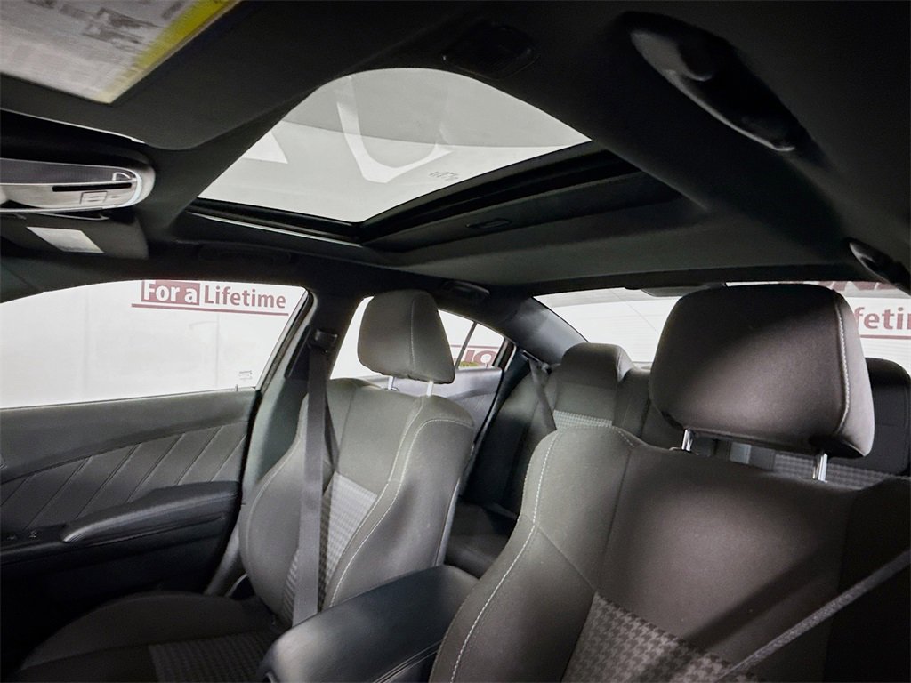 Used 2023 Dodge Charger R/T w/ Performance Handling Group image 12