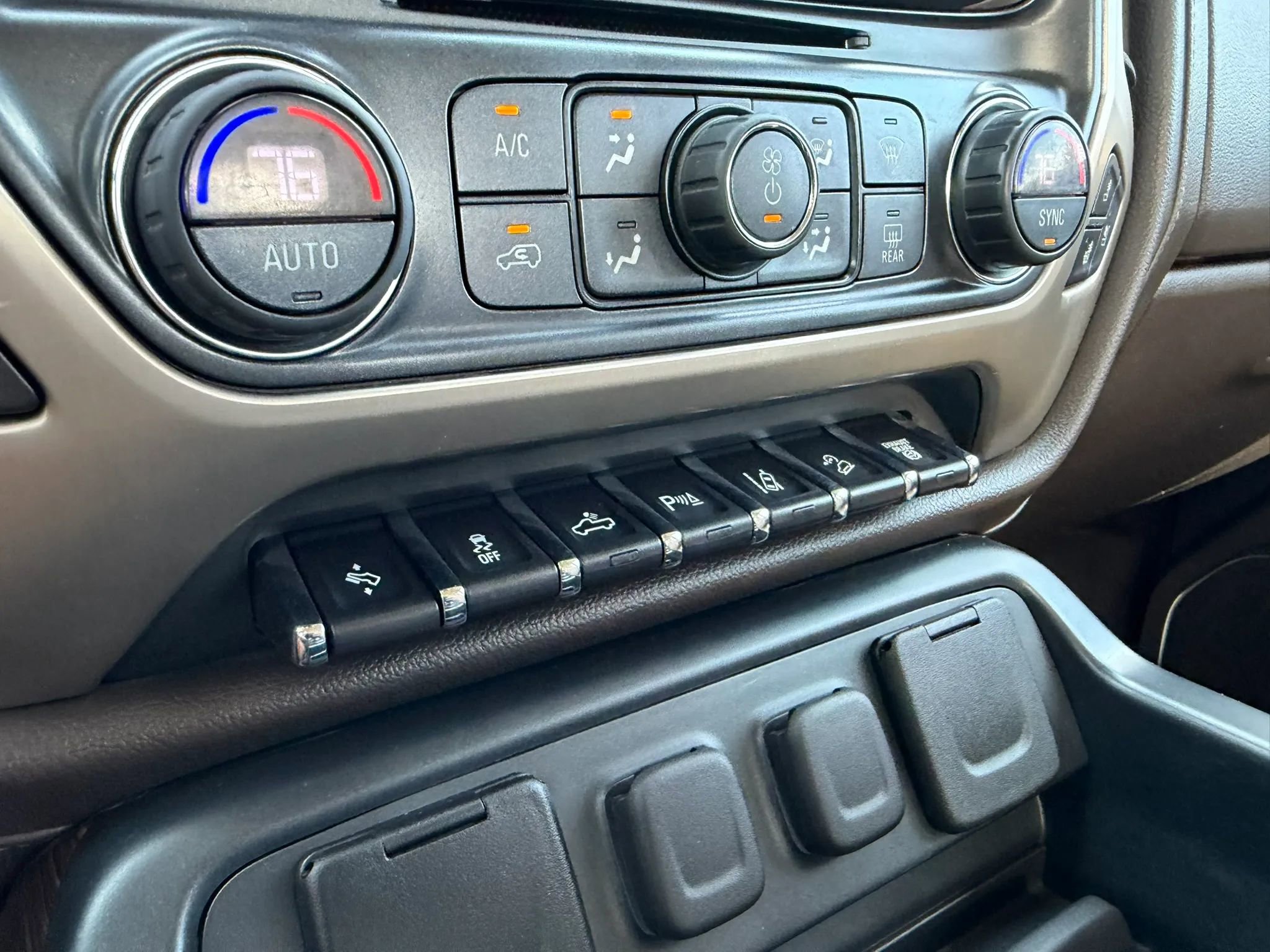 Used 2017 GMC Sierra 2500 Denali w/ Duramax Plus Package image 17