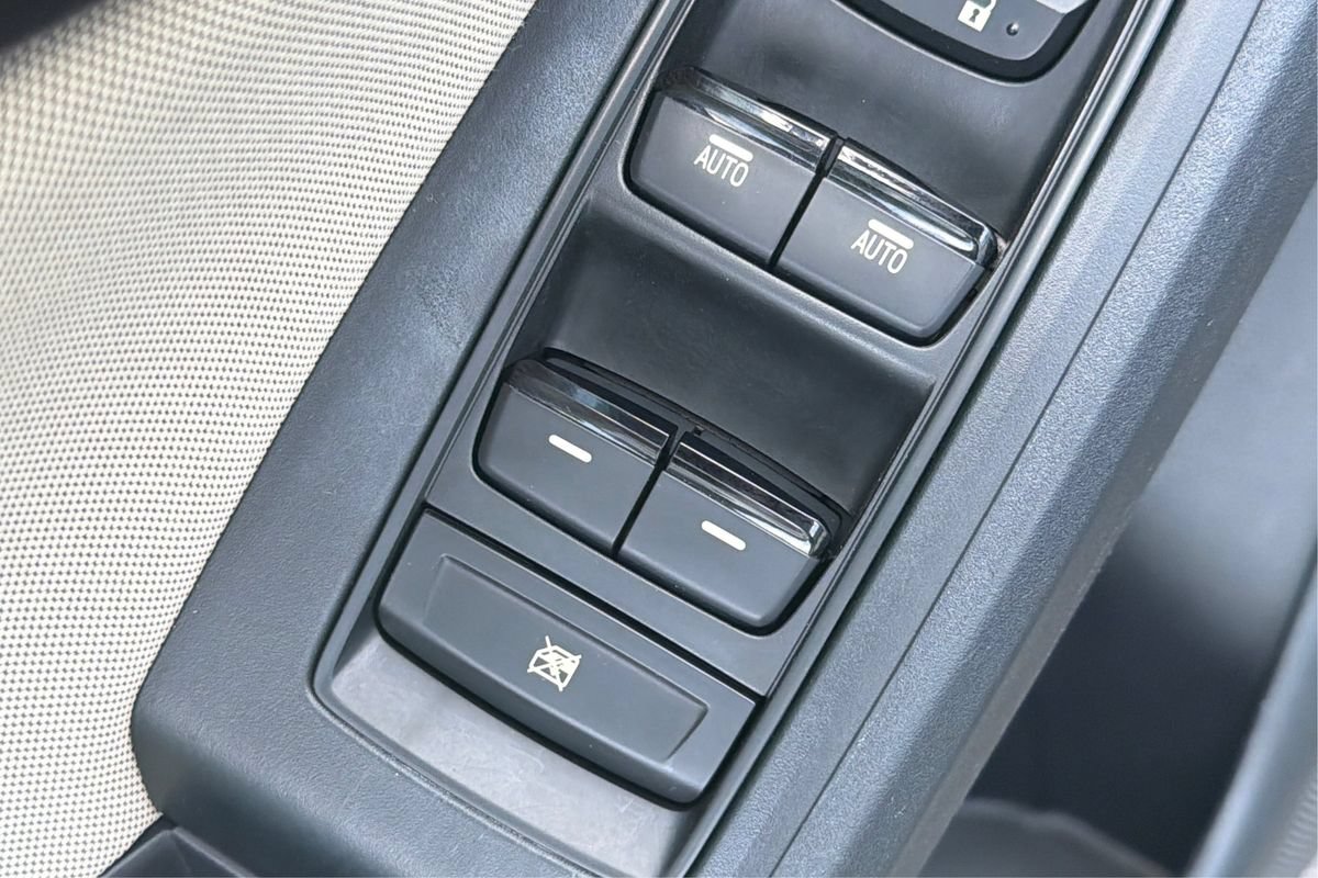 Used 2018 Subaru Impreza 2.0i Premium AWD/4WD image 35