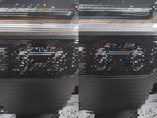 Used 2025 Chevrolet Silverado 1500 LT image 31